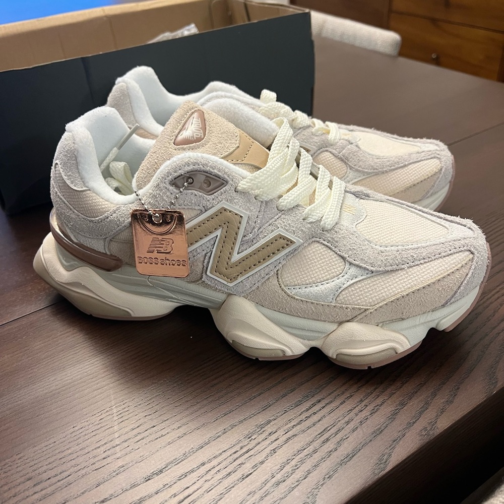 New Balance 9060 'Bisque Sea Salt’ (9.5 W/ 8 M)